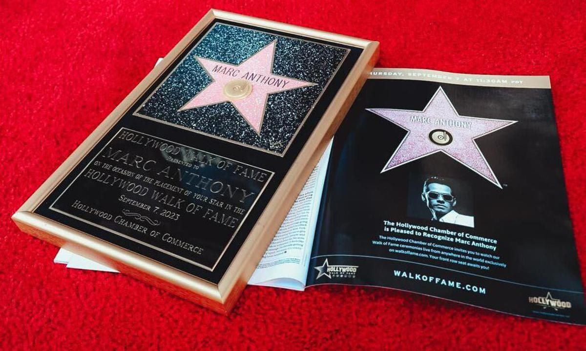 Marc Anthony awarded with star