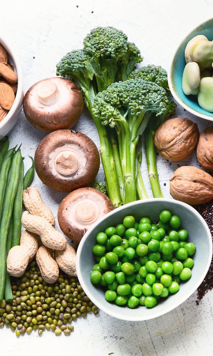 Legumbres, frurtas hidratadas, zanahorias, frutos secos y brócoli