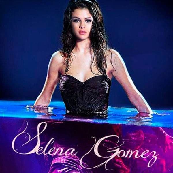 Selena Gomez presents her first perfume