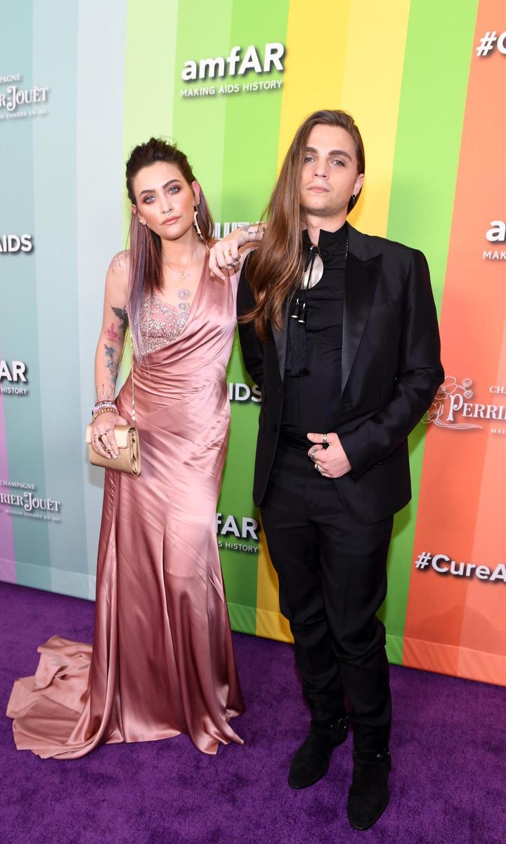 The young couple arrived dressed to the nines for the gala. Paris stunned in a rosy satin gown, meanwhile, her boyfriend exuded edginess in an all-black get-up.