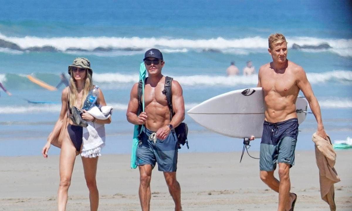 Shirtless Zac Efron Shows Off His Chiseled Body At The Beach In Costa Rica