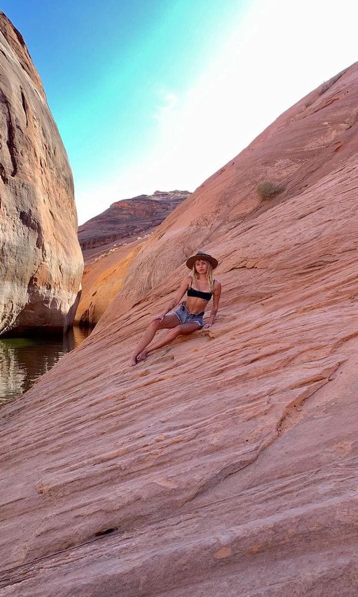 Miley Cyrus on holiday in Zion Canyon