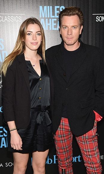 Ewan paid homage to his Scottish roots with his pants at the premiere while his daughter wore a black romper.
<br>
Photo: Getty Images