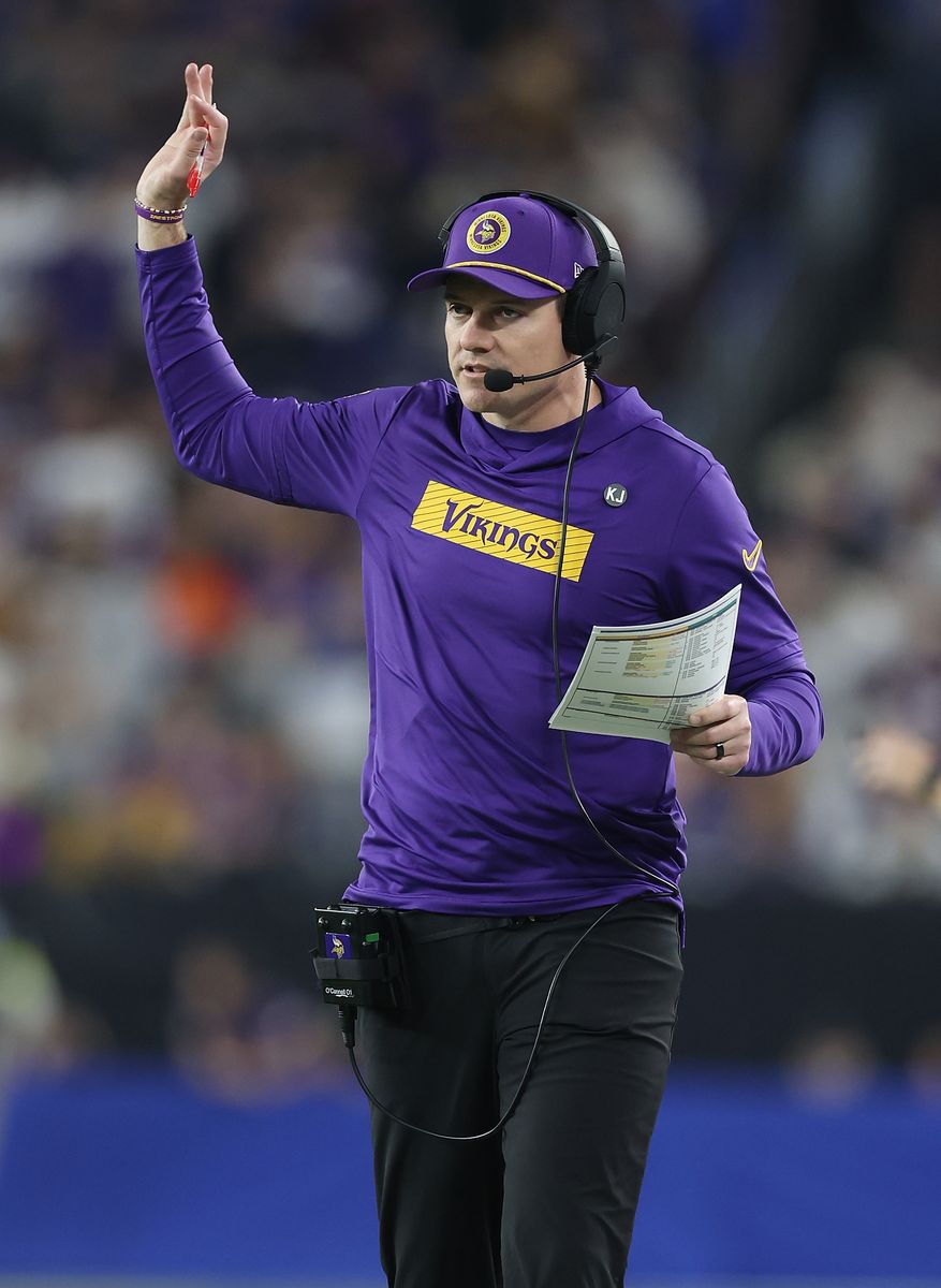 GLENDALE, ARIZONA - JANUARY 13:  Head coach Kevin OâConnell of the Minnesota Vikings reacts during the NFL playoff game at State Farm Stadium on January 13, 2025 in Glendale, Arizona.  The Rams defeated the Vikings 27-9  (Photo by Christian Petersen/Getty Images)