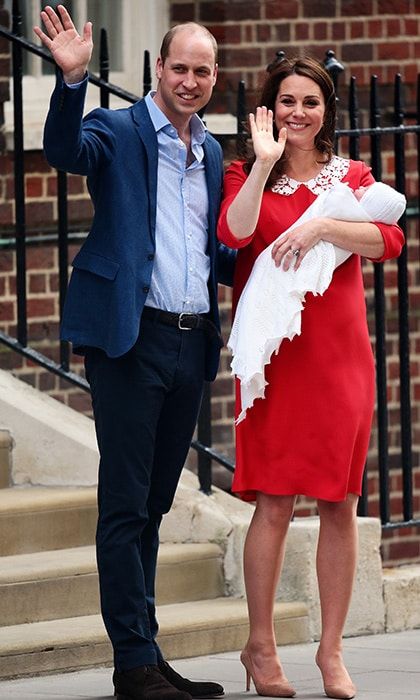 Seven hours after welcoming Prince Louis into the world, Kate Middleton appeared with her new baby in arms outside St Mary's Hospital in London where she gave birth. Joining the royal mom, who wore Jenny Packham for the appearance, was husband Prince William.
Photo: Getty Images