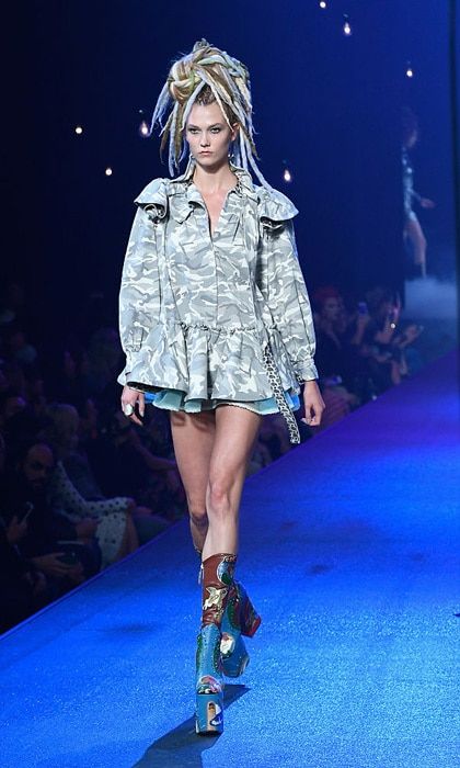 Karlie Kloss returned to the runway to walk in the Marc Jacobs show during New York Fashion Week.
Photo: Slaven Vlasic/Getty Images