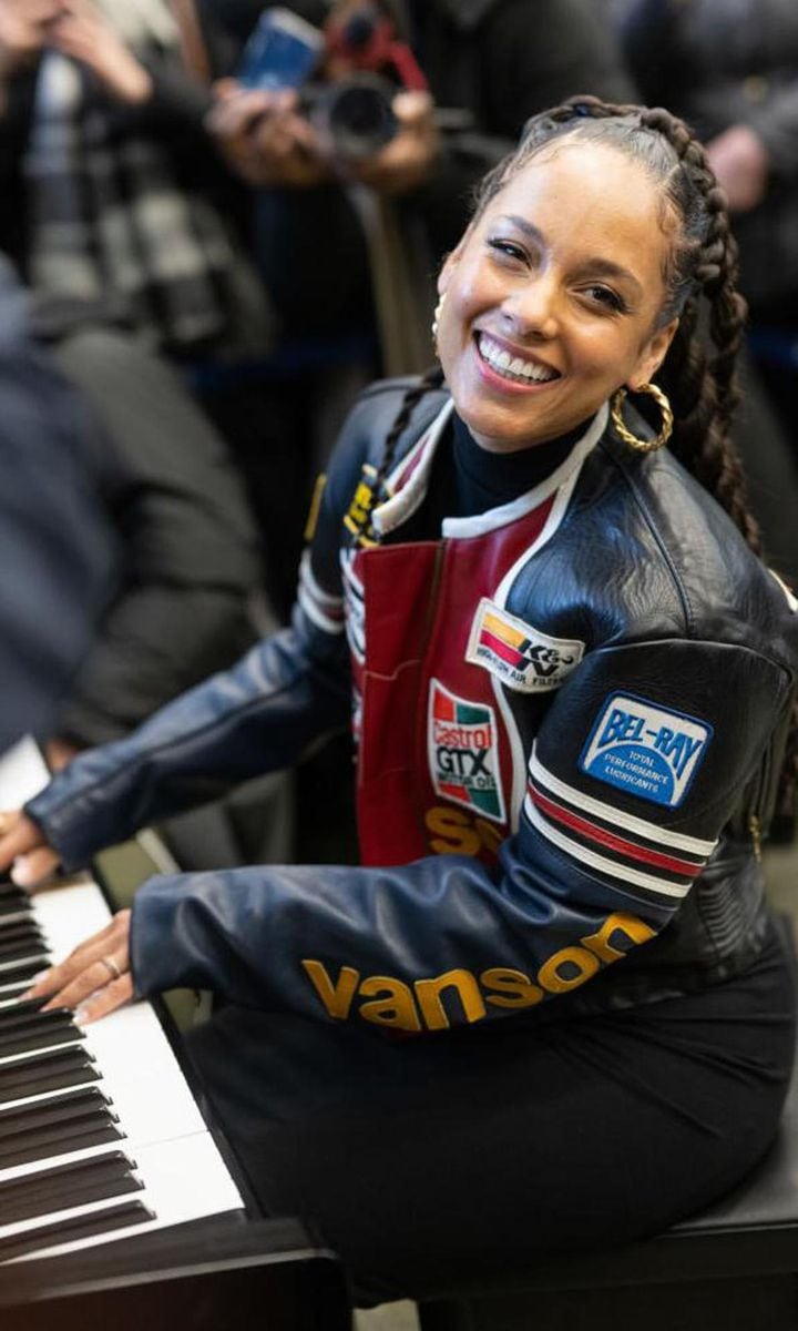 Alicia Keys Performs At St. Pancras International Station