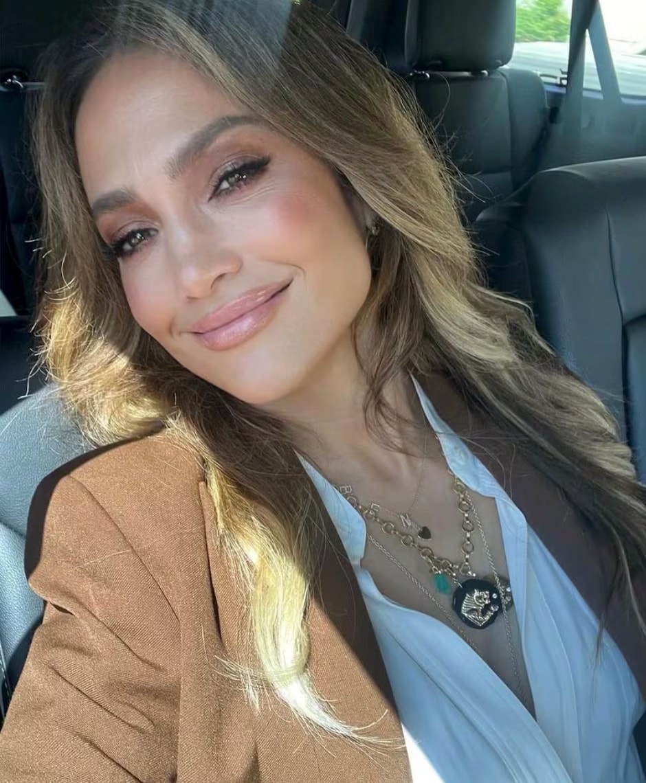 JLo wearing her 'Ben' necklace