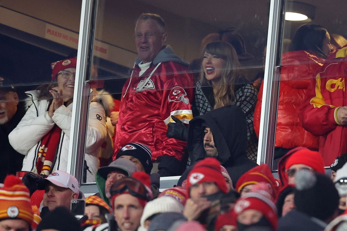 Taylor Swift celebrating the Kansas City Chiefs' win