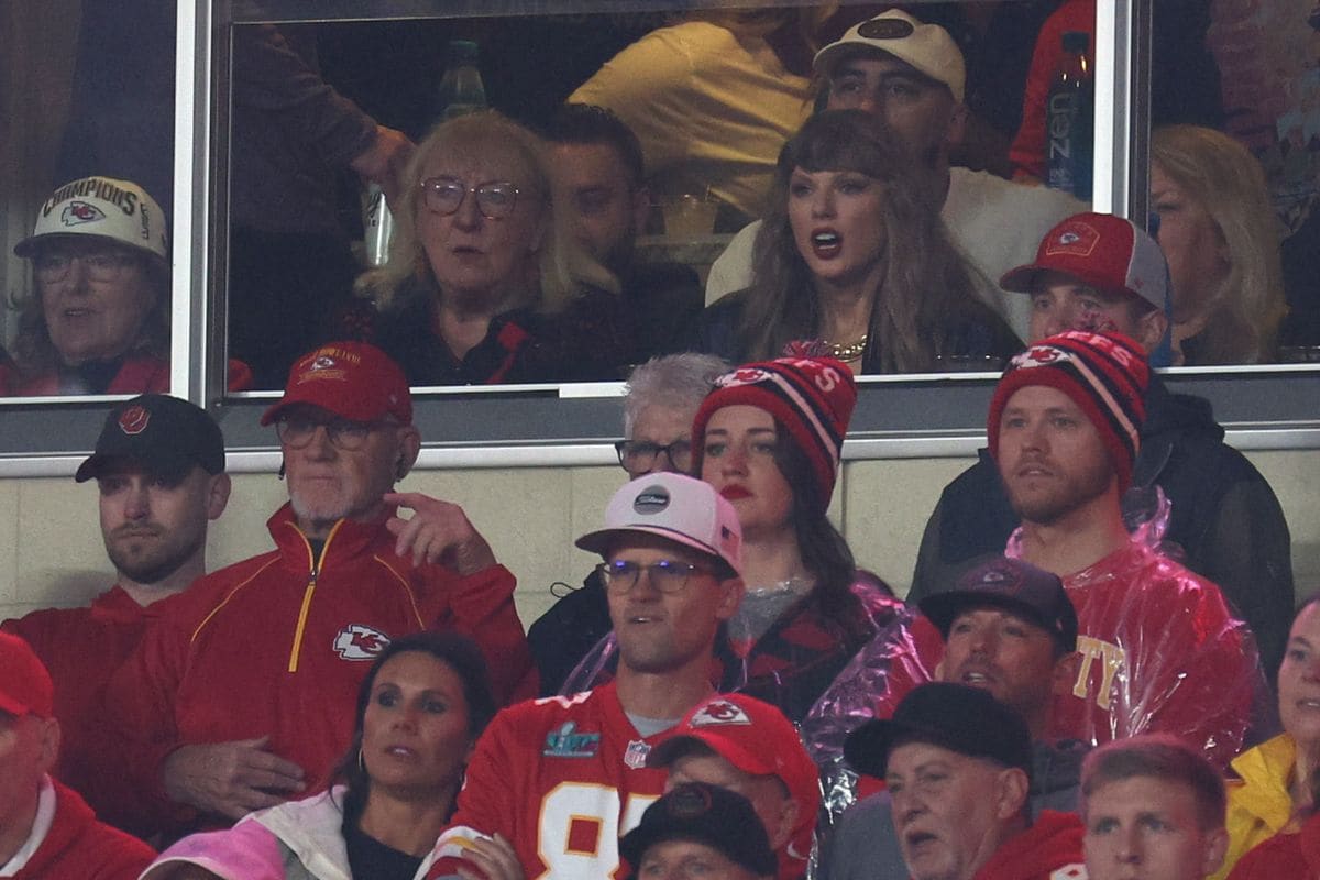 Donna Kelce and Taylor Swift  have become a football watching duo 