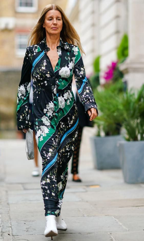 Floral print jumpsuit street style look