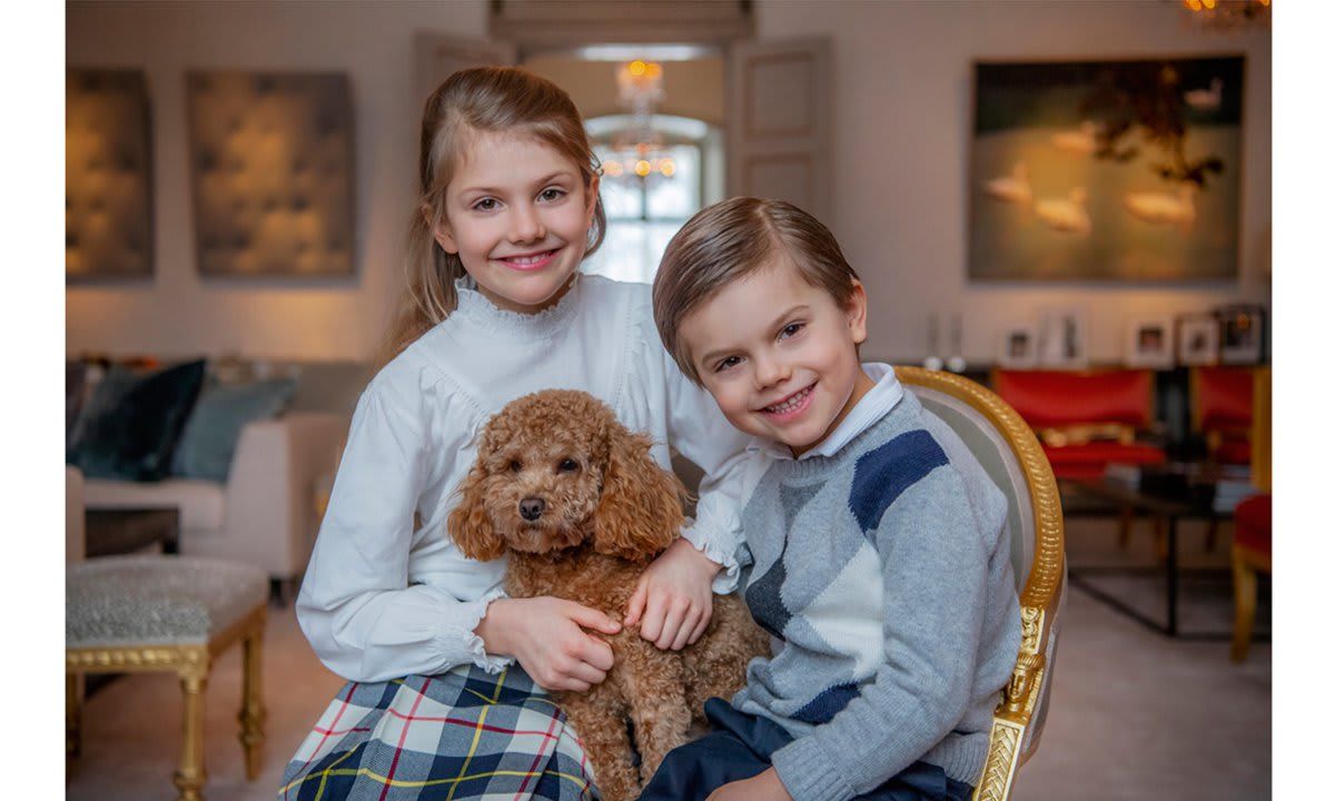 Prince Oscar and Rio starred in one of Princess Estelle's birthday photos