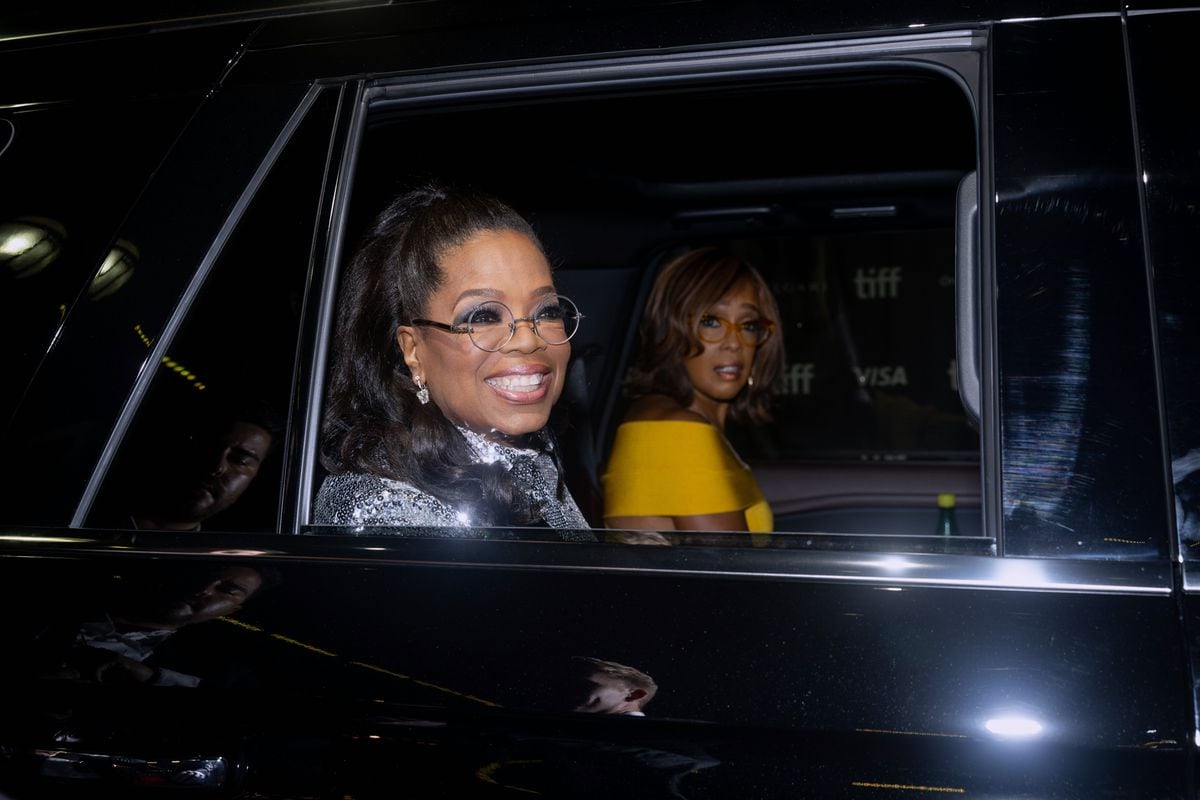 (L-R) Oprah Winfrey and Gayle King attend the "Sidney" Premiere during the 2022 Toronto International Film Festival at Roy Thomson Hall on September 10, 2022, in Toronto, Ontario. 