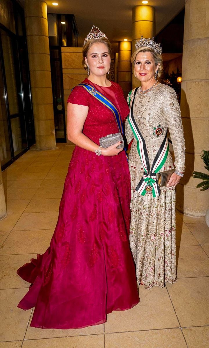 Princess Catharina Amalia pictured with her mother before Crown Prince Hussein oof Jordan's royal wedding banquet on June 1, 2023