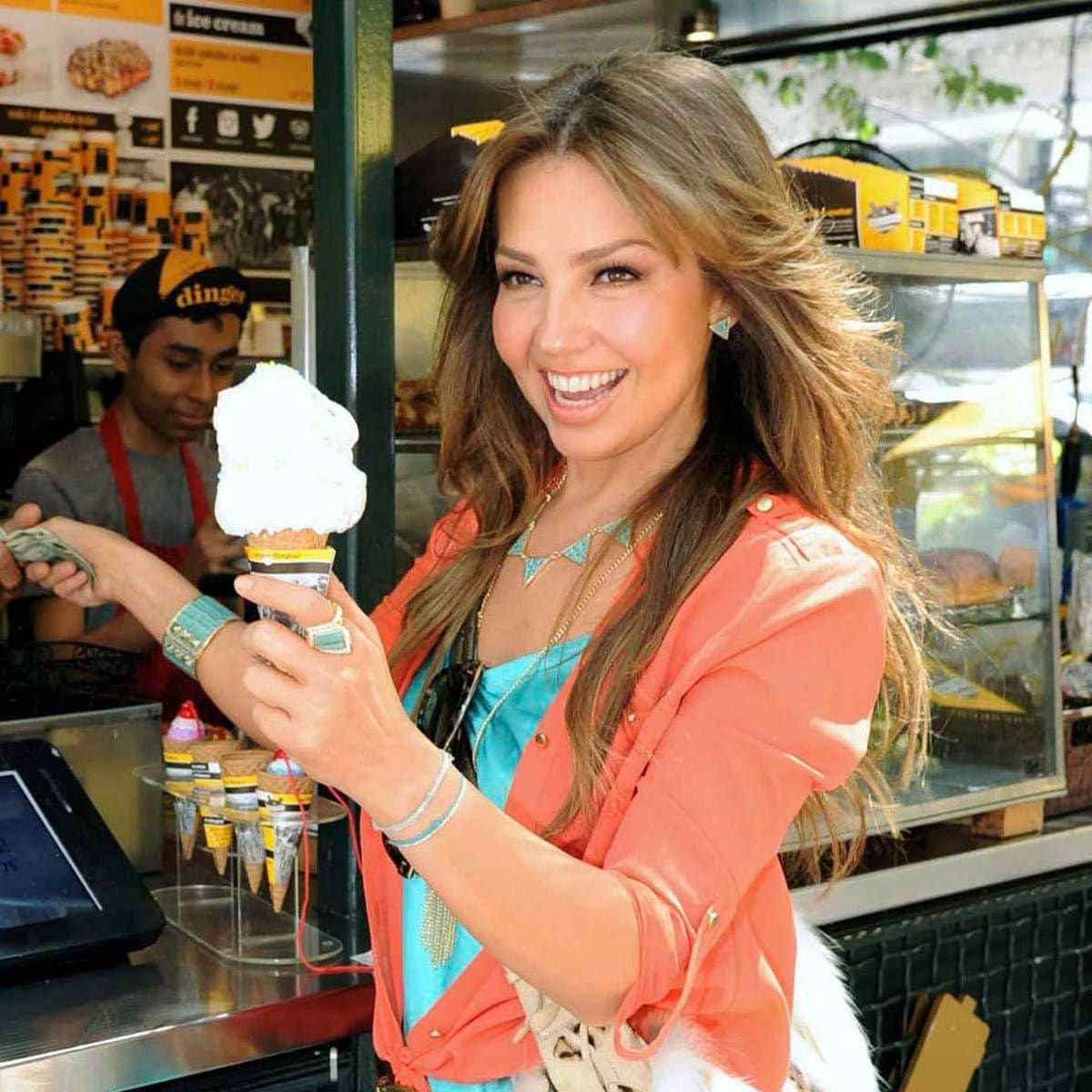 Thalia Dia Internacional del Helado day