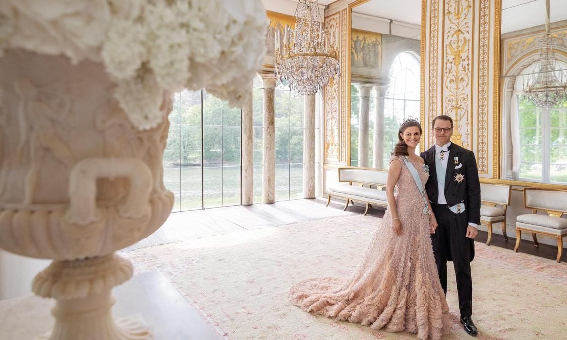 The royals' photo session was taken at Gustav III's Pavilion at Haga Park