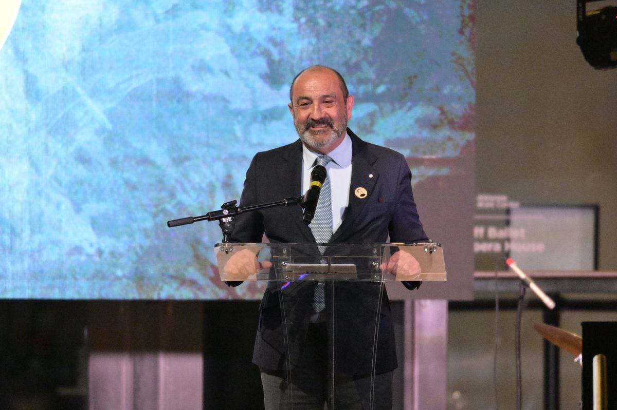 José Rafael Fernández Linares, Chancellor at the Consulate of Spain in Miami presented the Inca Garcilaso Medal, emphasizes the deep historical and cultural ties between Spain and the Americas.