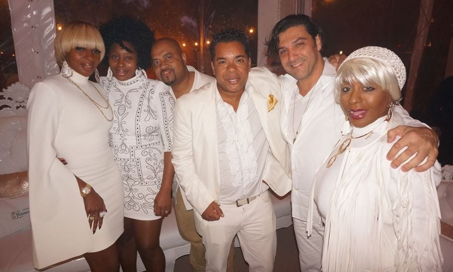 Mary J Blige attended Miami's annual all-white-and-gold-themed extravagant party, the Five Star New Year's Eve. The singer, donning a bell sleeved white dress, arrived in a YachtLife boat before partying the night away and sipping on glasses of Perrier-Jouet.
Photo: World Red Eye