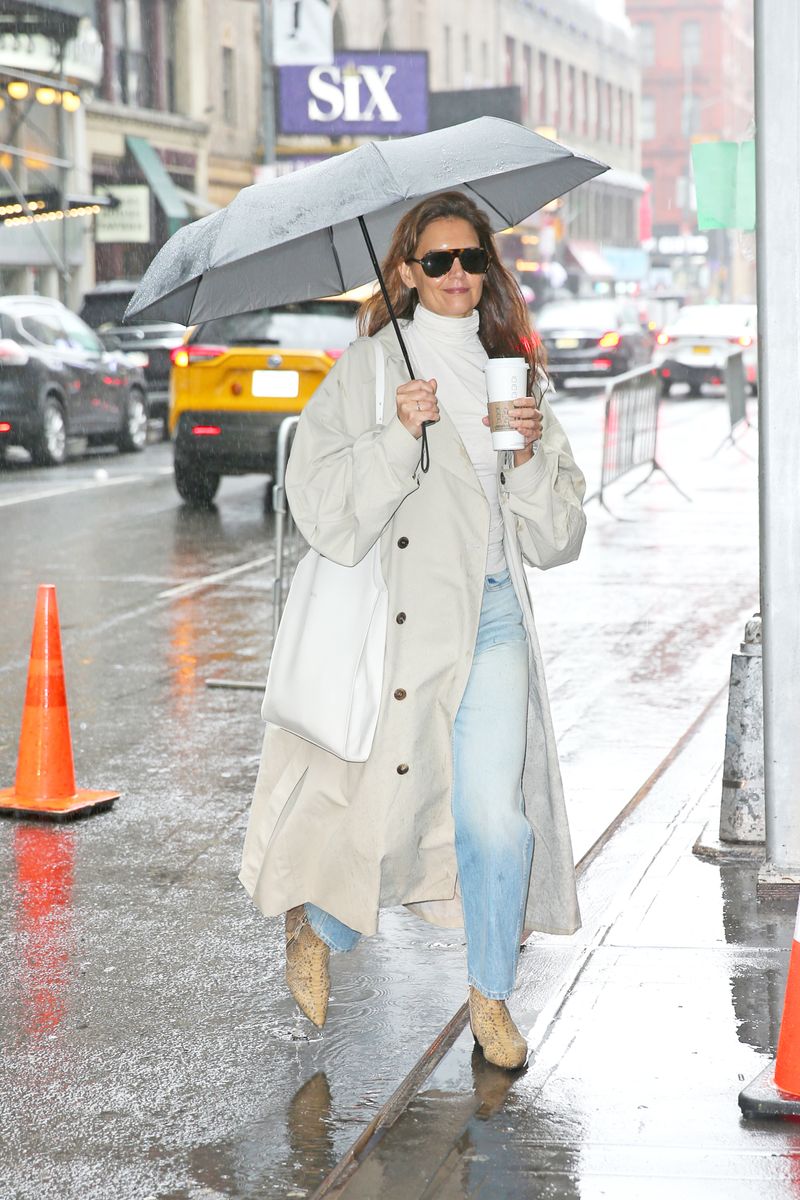 Katie Holmes arriving for a matinee performance of 'Our Town'