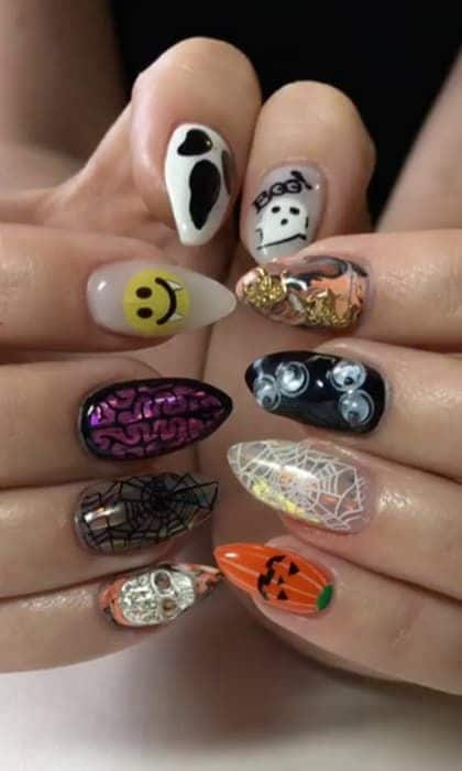 Can't decide on your favorite theme? Be like @sohotrightnail, who went for a different Halloween-inspired detail on each nail.
Photo: Instagram