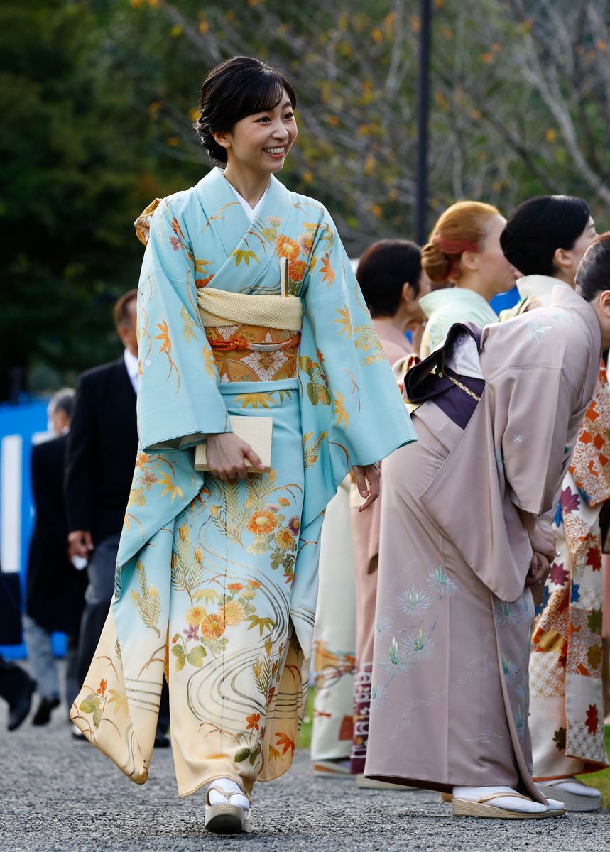 La princesa Kako de Japón asiste a la fiesta anual de otoño en el jardín imperial del Palacio de Akasaka en Tokio el 30 de octubre de 2024. 