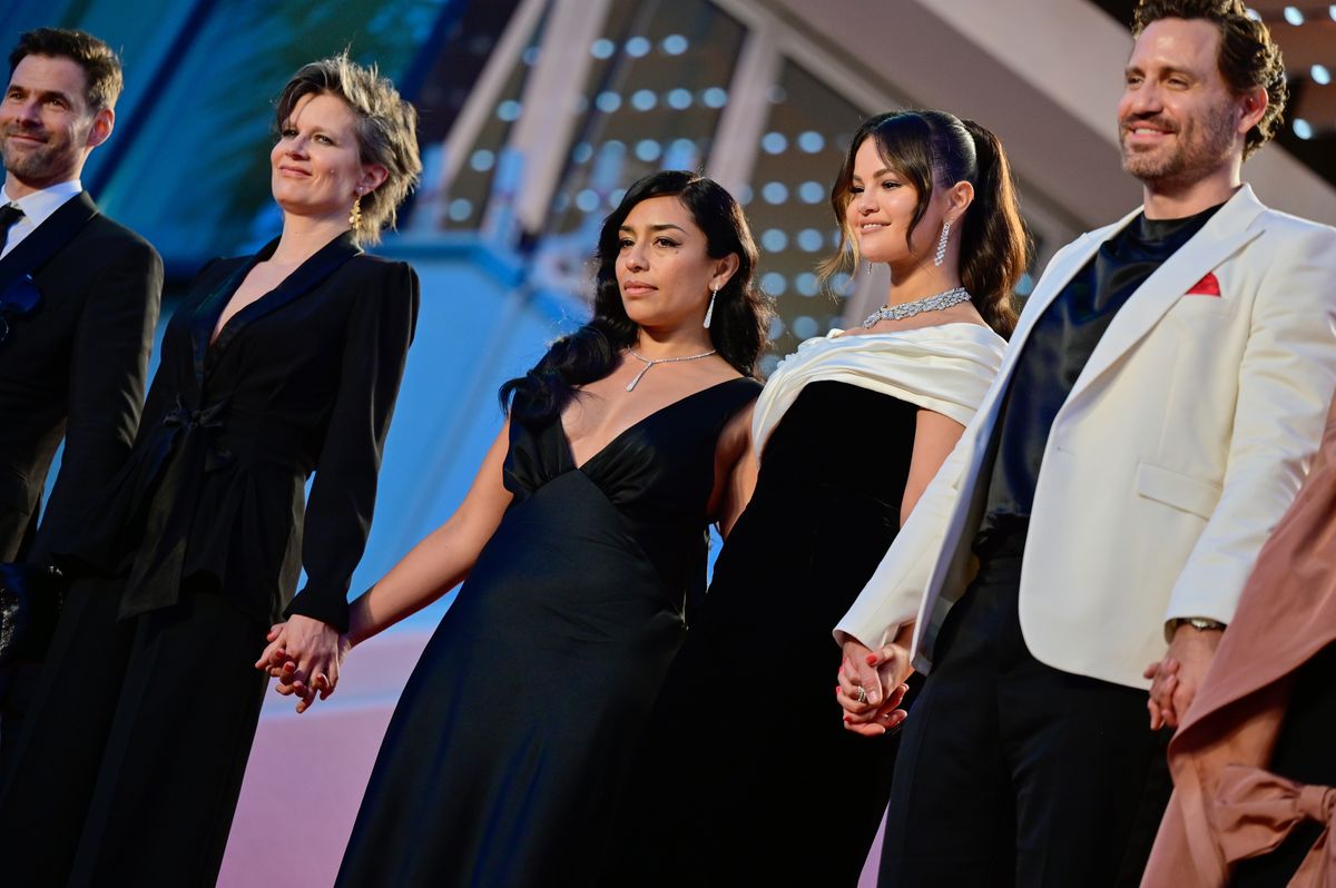 Paz alongside the cast of Emilia Perez