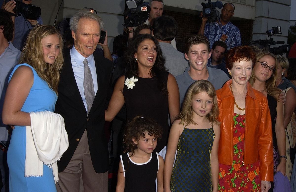 Clint Eastwood, wife Dina, Frances Fisher & children Scott, Kathryn, Francesca & Morgan 