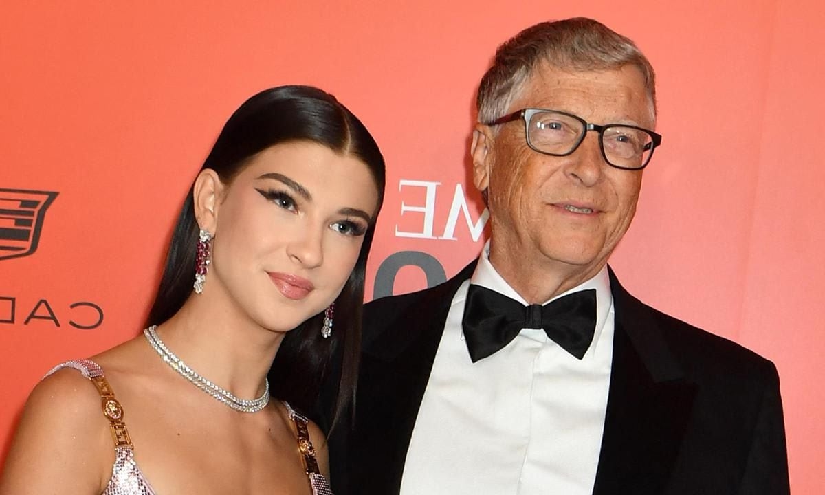 Bill Gates's daughter, Phoebe Gates, shares a pic with her new love