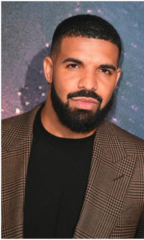 Drake triunfa en los escenarios, pero no el amor