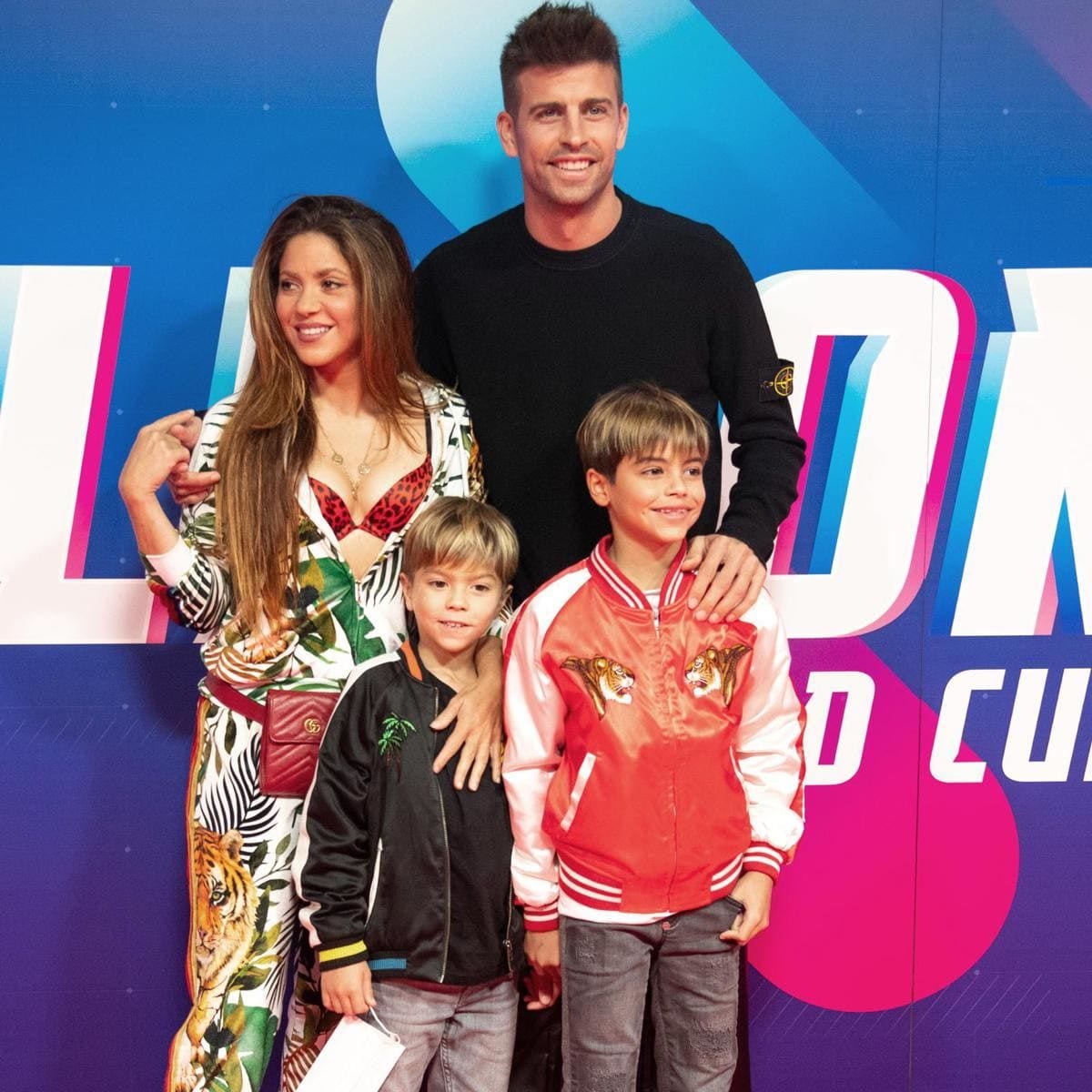 Shakira y Piqué con sus hijos Milan y Sasha