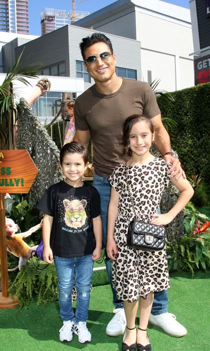 Mario Lopez and children 