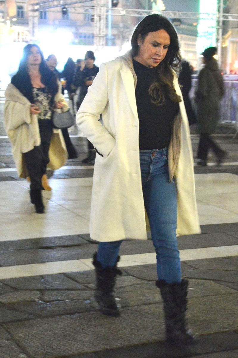 She was photographed in Milan, enjoying some of the local tourism