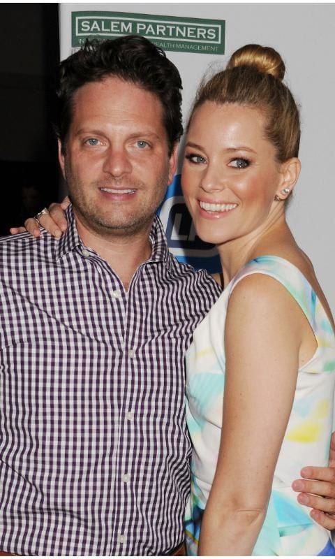 Elizabeth Banks married her university boyfriend, Max Handelman