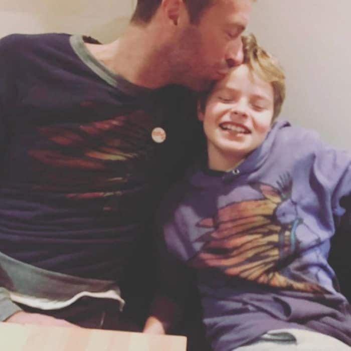 Chris Martin and his son Moses were twinning and cuddling in a sweet father-son photo posted by Gwyneth Paltrow, which she captioned, "#matching #believeinlove."
Photo: Instagram/gwynethpaltrow