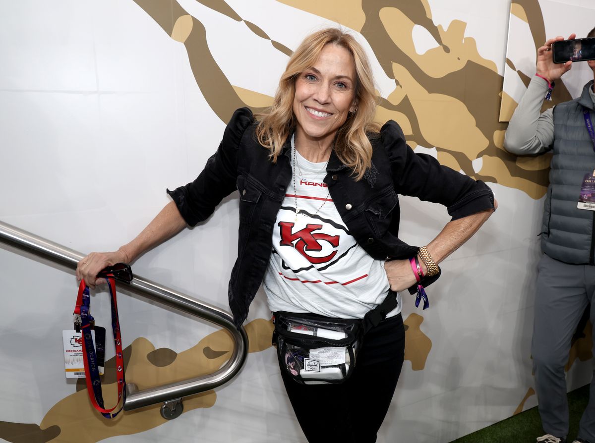  Sheryl Crow attends the Super Bowl LVIII Pregame 