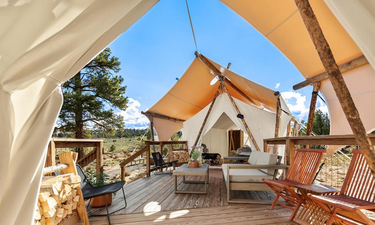 Under Canvas has over 10 safari-inspired locations around the country, including near Bryce Canyon National Park in Utah. Visitors will be happy glampers having an ensuite bathroom, as well as on-site dining, bedside battery packs, West Elm furnishings and complimentary activities.