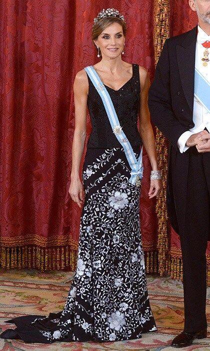 For the official dinner for Israel's President at the Royal Palace in Madrid, the Spanish Queen reached way back into her wardrobe for this Lorenzo Caprile skirt. The traditionally embroidered 'manton'-style piece has been in Letizia's closet since around 2004. The royal completed her outfit with the floral tiara that was given to her by her mother-in-law Queen Sofia.
Photo: Borja Benito - Pool/Getty Images