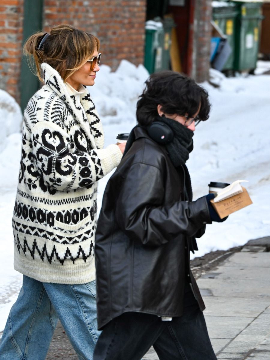 Jennifer Lopez and Emme Muniz are on December 26, 2024 in Aspen, Colorado