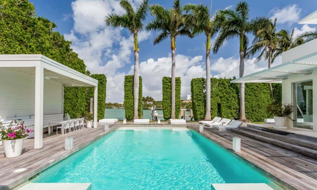 The pool at Shakira's home