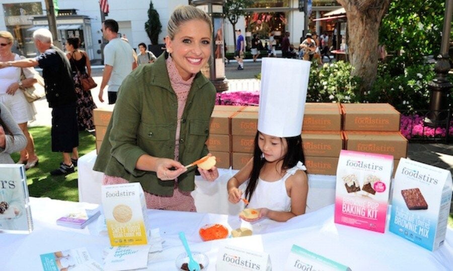 October 7: Sarah Michelle Gellar had the help of a tiny chef during the Kids in the Kitchen event hosted by Foodstirs at the Grove in L.A.
Photo: StarTraks Photo