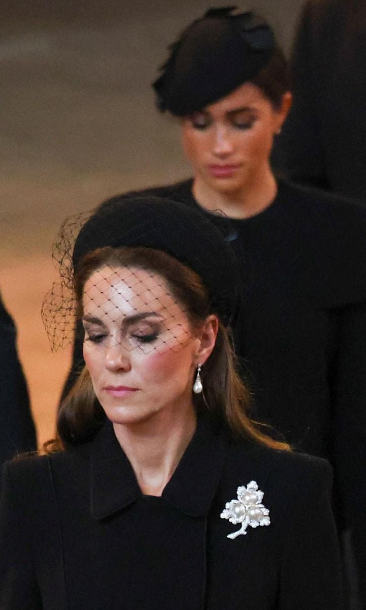 The Princess of Wales paid tribute to Her Majesty wearing the late monarch's diamond and pearl leaf brooch..