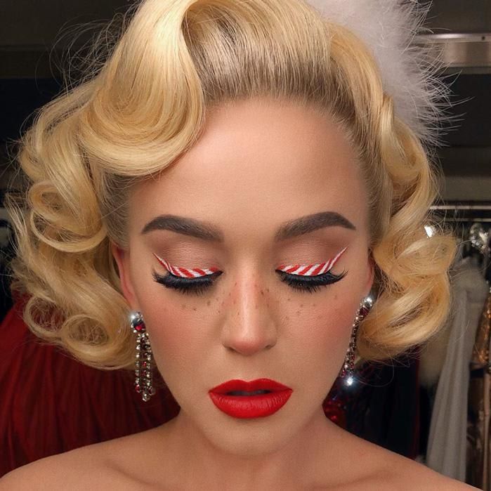 Katy Perry Christmas makeup