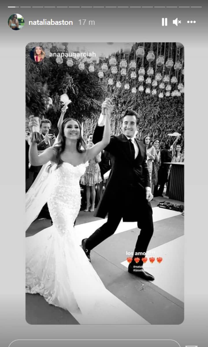 Pepe Bastón celebrates his daughter’s wedding accompanied by his wife, Eva Longoria