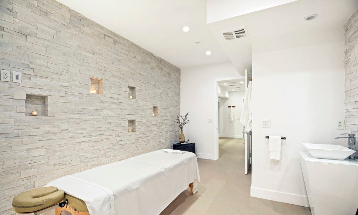 Massage room in Brooklyn Beckham's new home