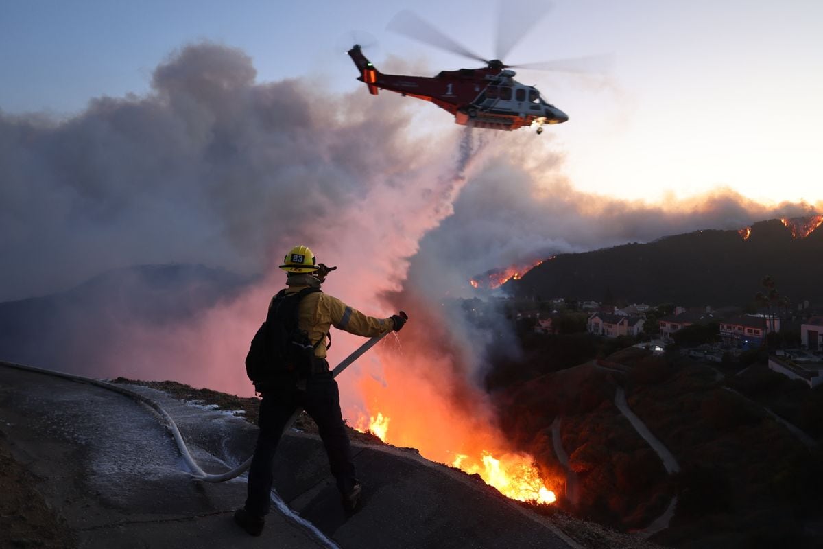 Ben Affleck, Guillermo del Toro, and Mark Hamill Evacuated as Los Angeles Wildfires Rage