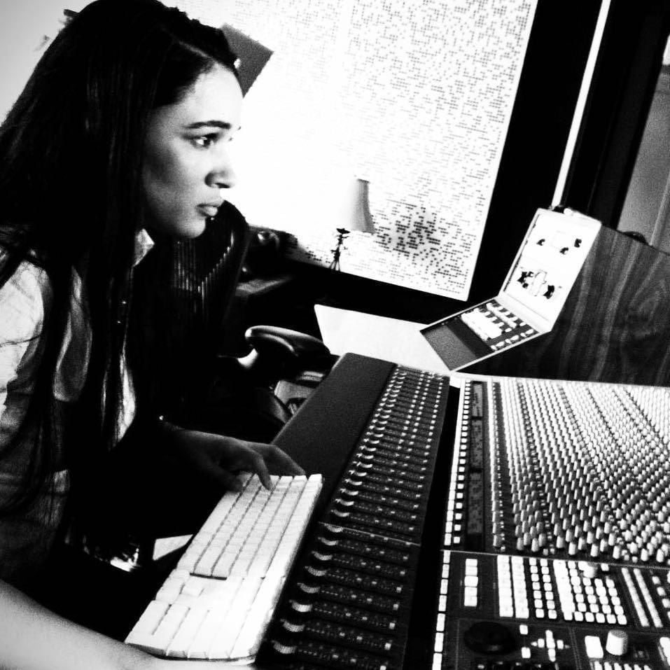 Dinorah Pena in studio