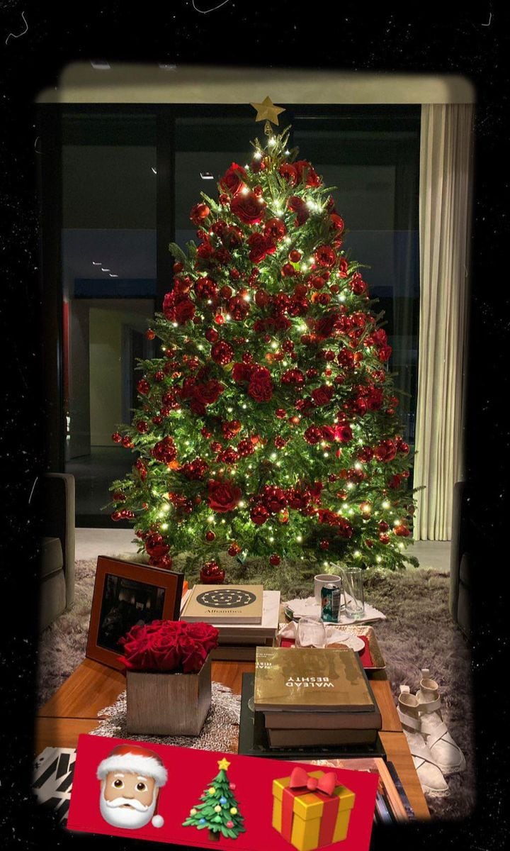 Jennifer Lopez and Alex Rodriguez Christmas tree