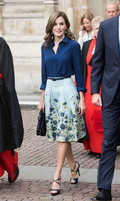 Letizia recycled her look for day 2 of her state visit to the UK. During a joint engagement at the Westminster Abby, the Queen wore a skirt by Carolina Herrera paired with a navy blouse by Felipe Varela.
Photo: Getty Images