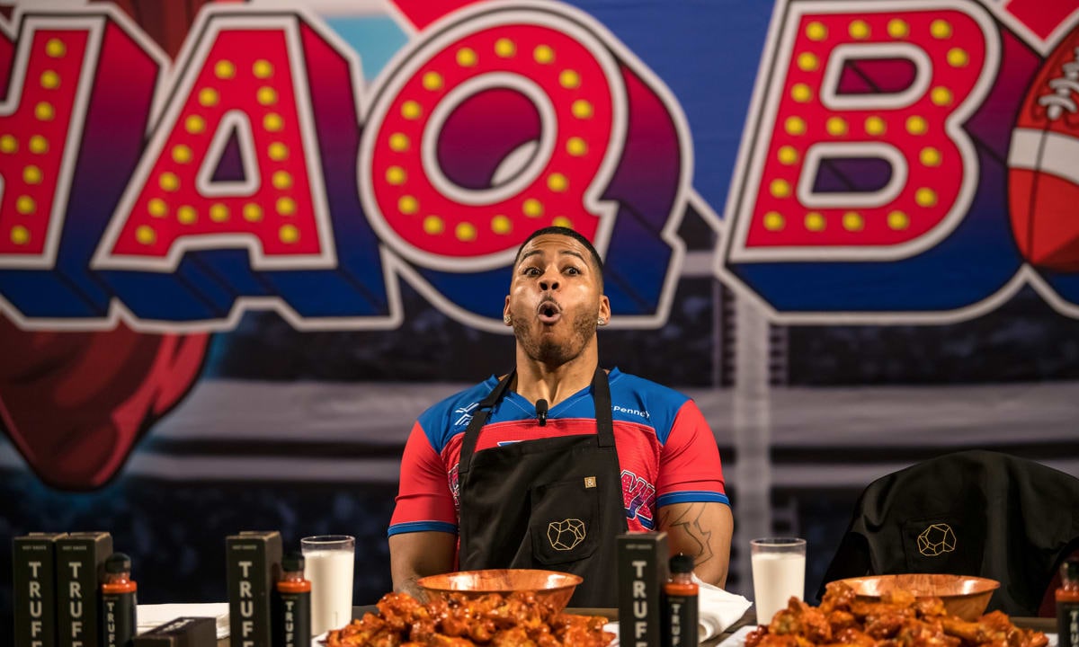 Celebrities competing at the Shaq Bowl Hot Wing eating contest