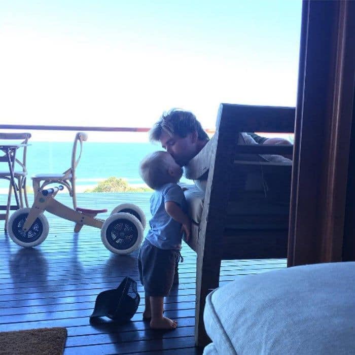 Aaaaw! The couple's son Tristan got a quick kiss from dad while the pair chilled out on their balcony overlooking the ocean. Elsa perfectly summed up how we are all feeling, when she captioned this picture: "I'm melting!!"
<br>Photo: Instagram/@elsapatakyconfidential